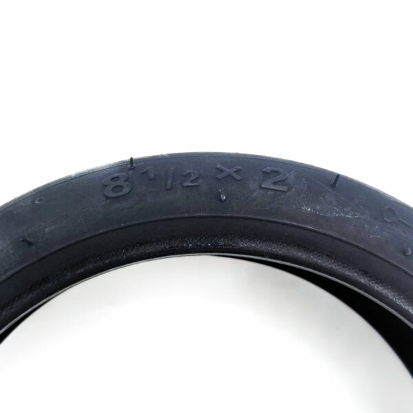 neumatico cst 8.5